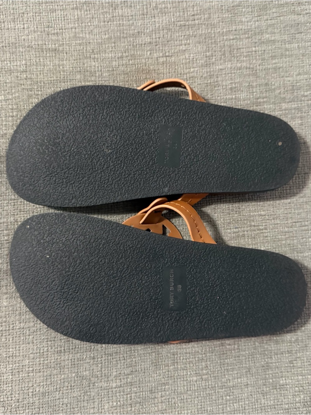Tory Burch Leather Logo Thong Sandals in Cognac - Picture 4 of 4